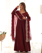 Load image into Gallery viewer, ETHAN MAROON CHANDERI SUIT SET
