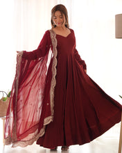 Load image into Gallery viewer, ETHAN MAROON CHANDERI SUIT SET
