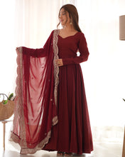 Load image into Gallery viewer, ETHAN MAROON CHANDERI SUIT SET
