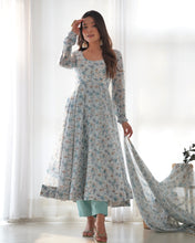 Load image into Gallery viewer, SHEEN BLUE FLORAL PRINT SUIT SET
