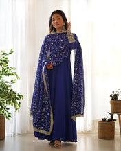 Load image into Gallery viewer, PRANAVI ANARKALI DUPATTA SET
