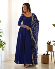 Load image into Gallery viewer, PRANAVI ANARKALI DUPATTA SET
