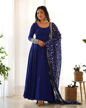 Load image into Gallery viewer, PRANAVI ANARKALI DUPATTA SET
