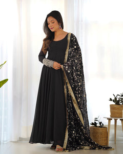 ASTRA ANARKALI DUPATTA SET