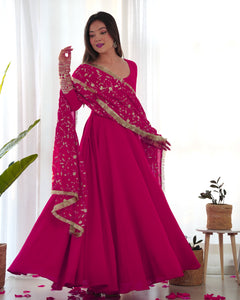 CELTI ANARKALI DUPATTA SET