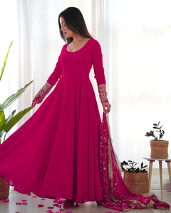 CELTI ANARKALI DUPATTA SET