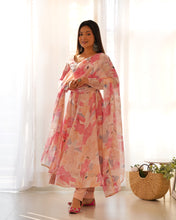 Load image into Gallery viewer, BAHARA PEACH GEORGETTE SUIT SET
