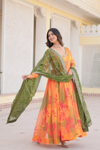 Load image into Gallery viewer, SUNLIT-DAY SALWAR SUIT
